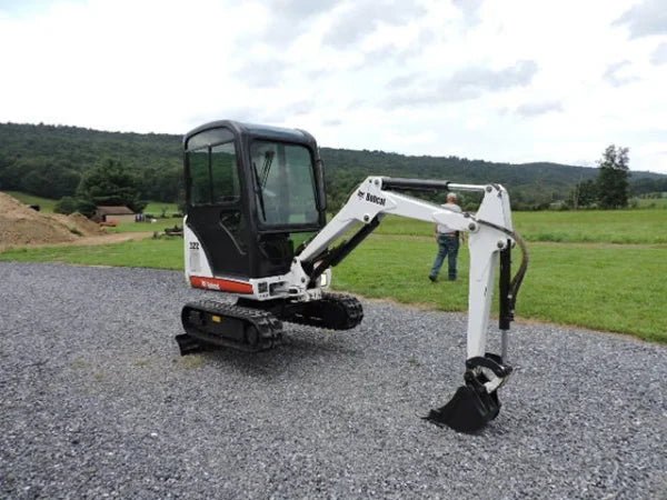 Bobcat 322G+Godets-Mini pelle –1,6 tonnes